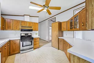 4823 Schoen Rd, Racine, WI 53182 - Photo 12