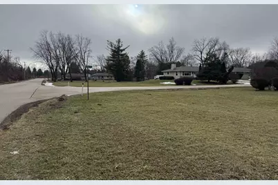 .34 Ervins Place, Sussex, WI 53089 - Photo 8