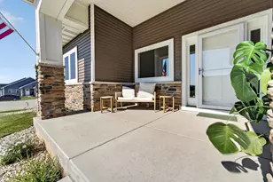301 Liberty Park Dr, Oregon, WI 53575 - Photo 2