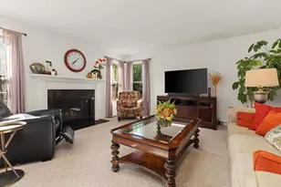 185 Moorland Pl, Sun Prairie, WI 53590 - Photo 2