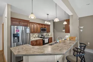 737 Clardell Dr, Sun Prairie, WI 53590 - Photo 10