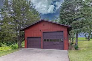 2410 E Oregon Trail, Janesville, WI 53546 - Photo 32