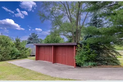 2410 E Oregon Trail, Janesville, WI 53546 - Photo 36