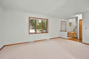 2928 Maple Run Dr, Madison, WI 53719 - Photo 2