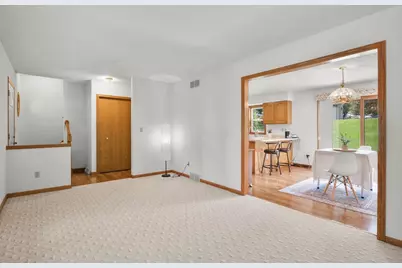 2928 Maple Run Drive, Madison, WI 53719 - Photo 4