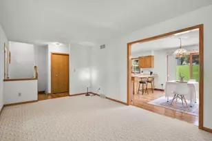 2928 Maple Run Dr, Madison, WI 53719 - Photo 4