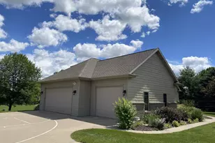 3546 Dekalb Ln, Neenah, WI 54956 - Photo 2
