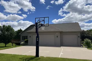 3546 Dekalb Ln, Neenah, WI 54956 - Photo 4