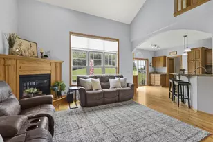 107 Red Fox Dr, Johnson Creek, WI 53038 - Photo 2