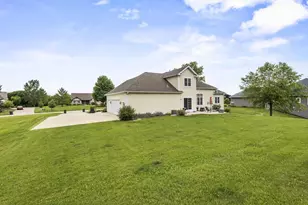 107 Red Fox Dr, Johnson Creek, WI 53038 - Photo 46