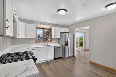 215 Roosevelt Avenue, Beloit, WI 53511 - Photo 6
