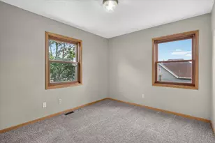 215 Roosevelt Ave, Beloit, WI 53511 - Photo 20