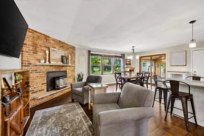 542 Woodview Drive, Sun Prairie, WI 53590 - Photo 4