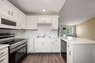 2954 King James Way, Fitchburg, WI 53719 - Photo 12