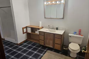 6904 E Buckeye Rd, Madison, WI 53718 - Photo 10