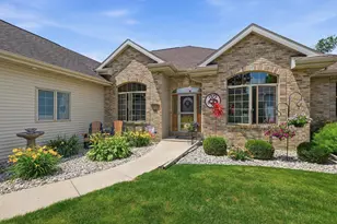738 Weald Bridge Rd, Cottage Grove, WI 53527 - Photo 2