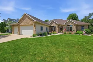 738 Weald Bridge Rd, Cottage Grove, WI 53527 - Photo 2