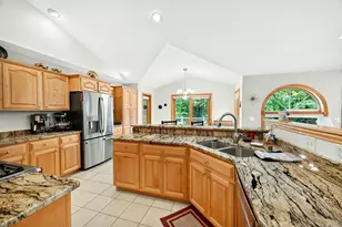 6101 Holscher Rd, Mcfarland, WI 53558 - Photo 10