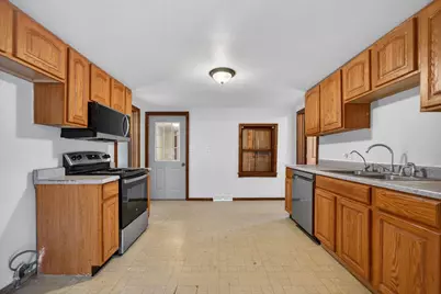972 E Philhower Road, Beloit, WI 53511 - Photo 8