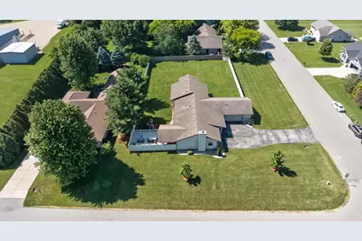 3179 S Davis Drive, Beloit, WI 53511 - Photo 6