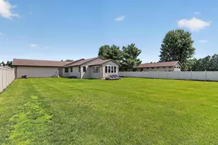 3179 S Davis Dr, Beloit, WI 53511 - Photo 36
