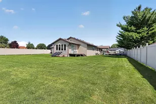 3179 S Davis Dr, Beloit, WI 53511 - Photo 38