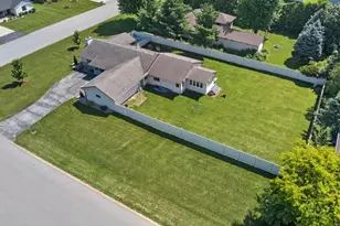 3179 S Davis Dr, Beloit, WI 53511 - Photo 8