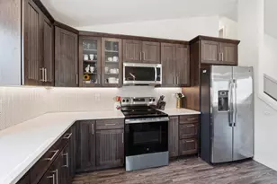 233 Greenway Cir, Deerfield, WI 53531 - Photo 14