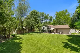 1036 Villa Cir, Sun Prairie, WI 53590 - Photo 2