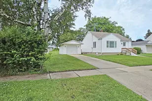 1404 Center St, Watertown, WI 53098 - Photo 2