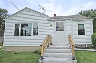1404 Center St, Watertown, WI 53098 - Photo 4