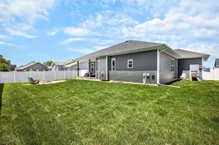 313 Cherry St, Edgerton, WI 53534 - Photo 32