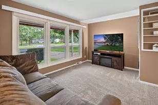 494 Hyland Dr, Stoughton, WI 53589 - Photo 4