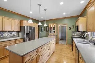 610 Pleasant Valley Pkwy, Waunakee, WI 53597 - Photo 14