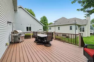 610 Pleasant Valley Pkwy, Waunakee, WI 53597 - Photo 42