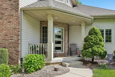 610 Pleasant Valley Parkway, Waunakee, WI 53597 - Photo 4