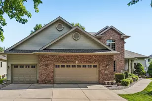 610 Pleasant Valley Pkwy, Waunakee, WI 53597 - Photo 2