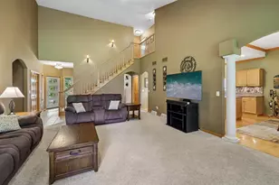 610 Pleasant Valley Pkwy, Waunakee, WI 53597 - Photo 10
