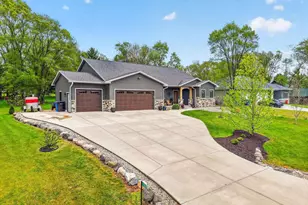 1789 Lunde Cir, Stoughton, WI 53589 - Photo 2