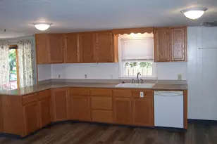 812 E Jefferson St, Waupun, WI 53963 - Photo 2