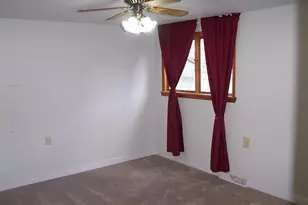 812 E Jefferson St, Waupun, WI 53963 - Photo 12