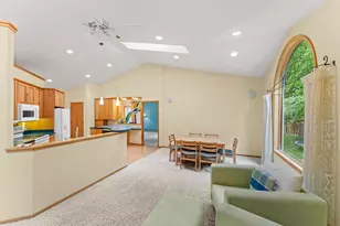 809 Hanksfield Pl, Prairie Du Sac, WI 53578 - Photo 16