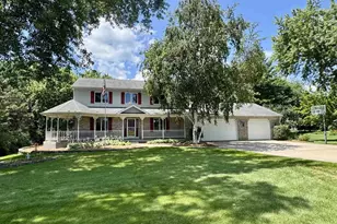6443 Hickory Ln, Waunakee, WI 53597 - Photo 4