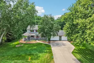 6443 Hickory Ln, Waunakee, WI 53597 - Photo 2