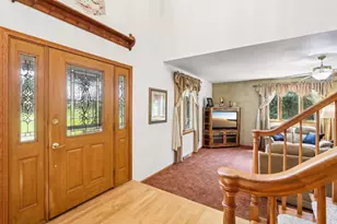 6443 Hickory Ln, Waunakee, WI 53597 - Photo 8