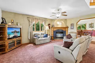 6443 Hickory Ln, Waunakee, WI 53597 - Photo 10