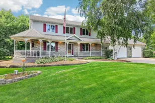 6443 Hickory Ln, Waunakee, WI 53597 - Photo 4