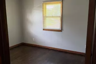 404 N Brooklyn Ave, Elroy, WI 53929 - Photo 14