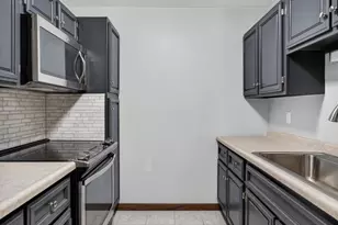 6245 Charing Cross Ln, Middleton, WI 53562 - Photo 12