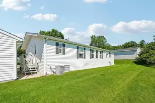 412 Harbor Heights Dr, Racine, WI 53185 - Photo 32